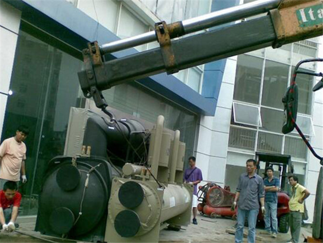 延寿县随车吊和汽车吊的核心区别是什么？哪种更省钱？